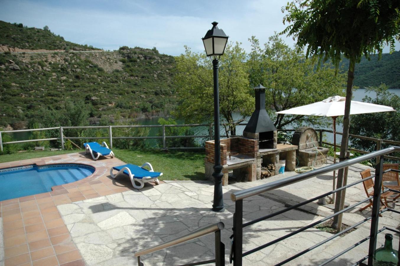 Penzion Casa Con Vistas Al Lago Y Con Piscina - Caso Nou La Baronia de Rialb Exteriér fotografie