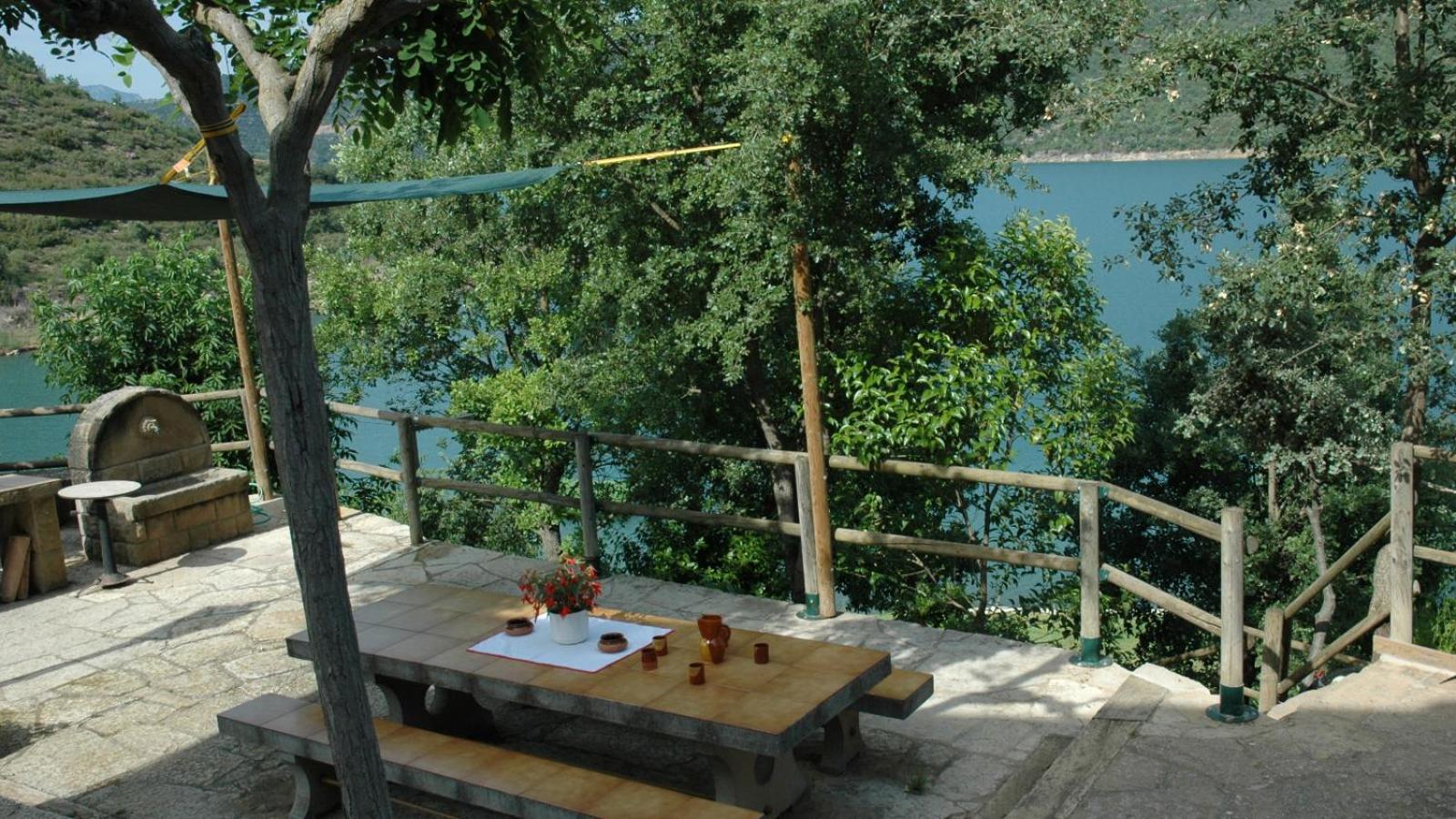 Penzion Casa Con Vistas Al Lago Y Con Piscina - Caso Nou La Baronia de Rialb Exteriér fotografie